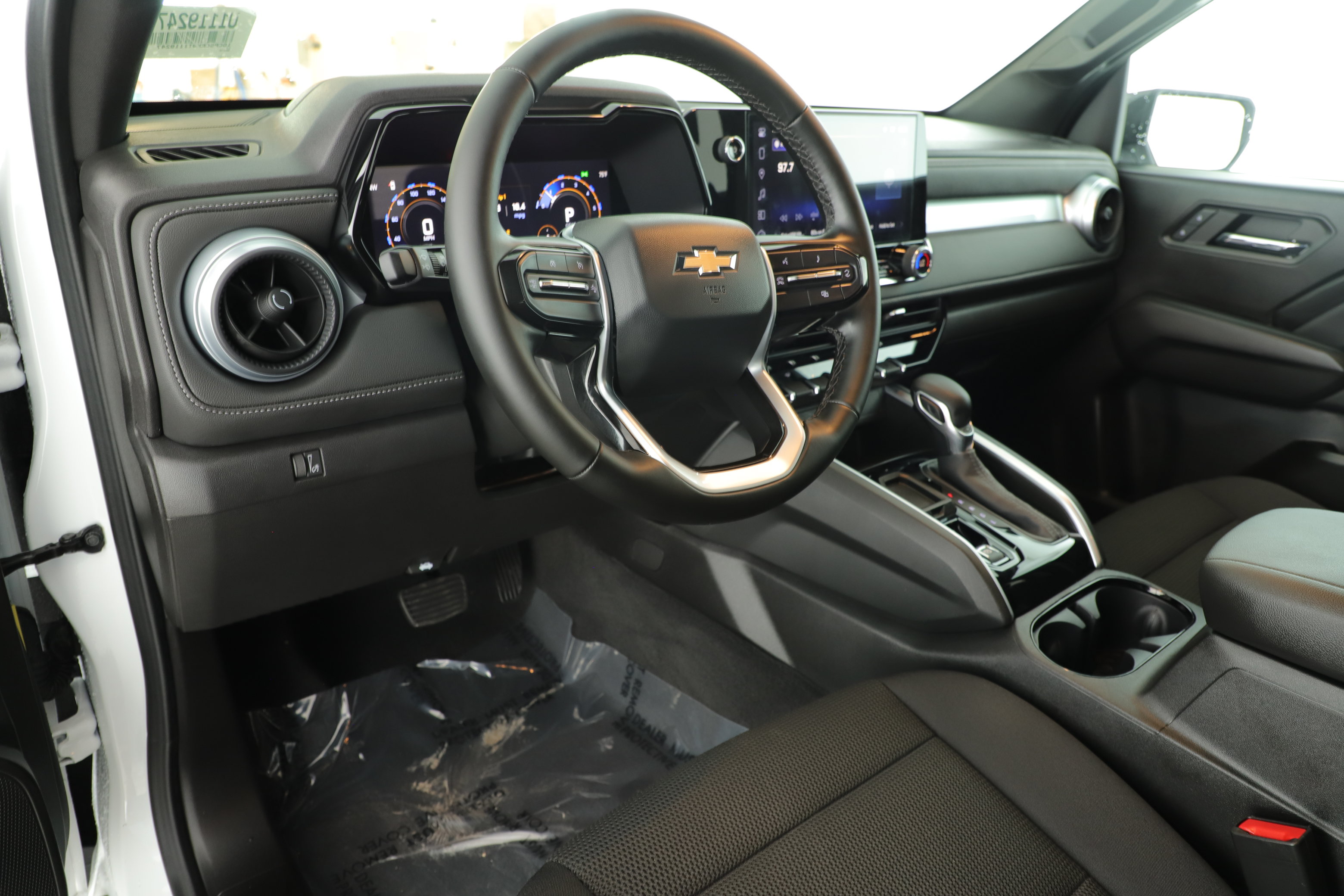 Used 2026 Chevrolet Colorado LT RWD image 10