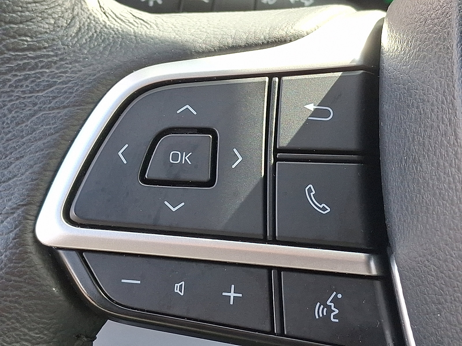 Used 2024 Toyota Sienna XLE image 22