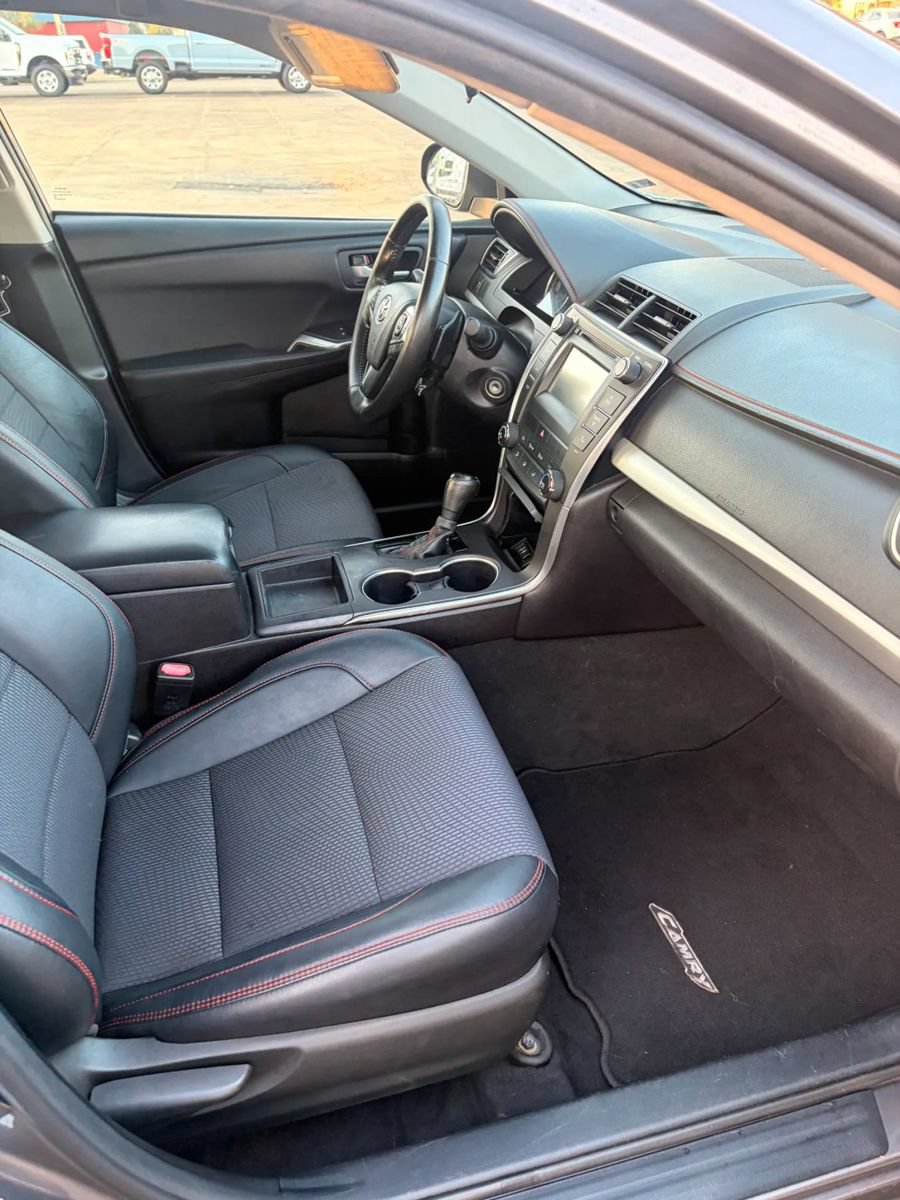 Used 2016 Toyota Camry SE FWD image 7
