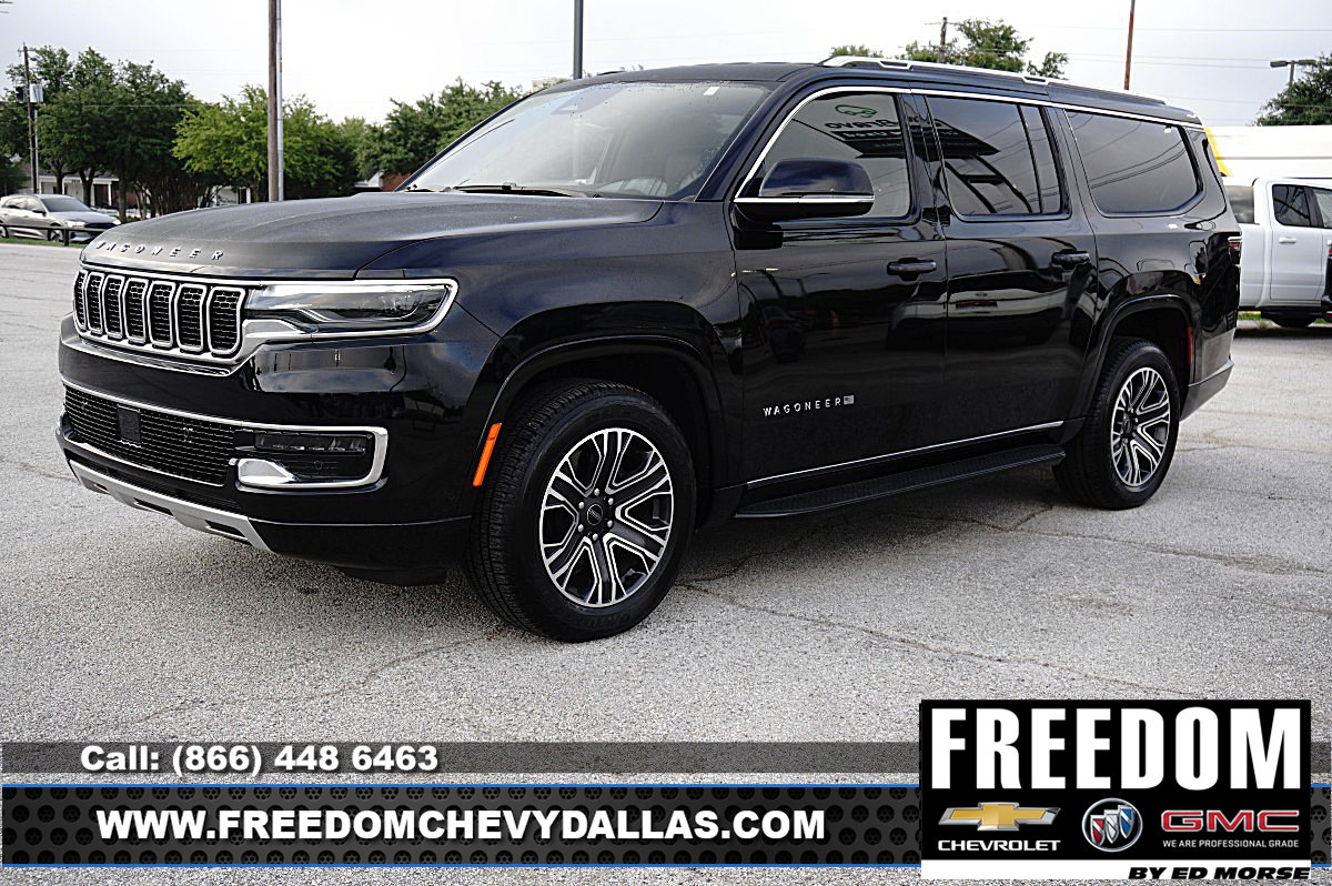 Used 2025 Jeep Wagoneer L Series II AWD/4WD image 3