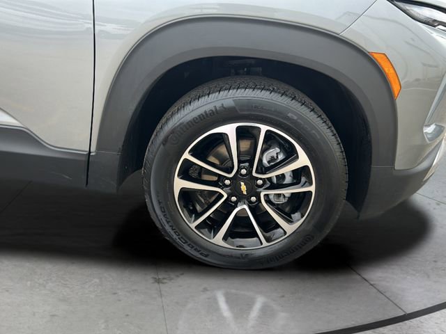 Used 2025 Chevrolet TrailBlazer LT AWD/4WD image 29