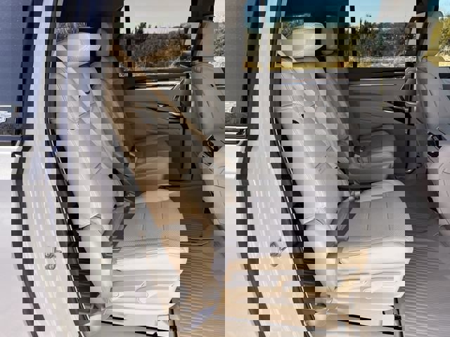 Certified 2026 Cadillac Escalade ESV Platinum Sport w/ LPO, ONYX Package image 32