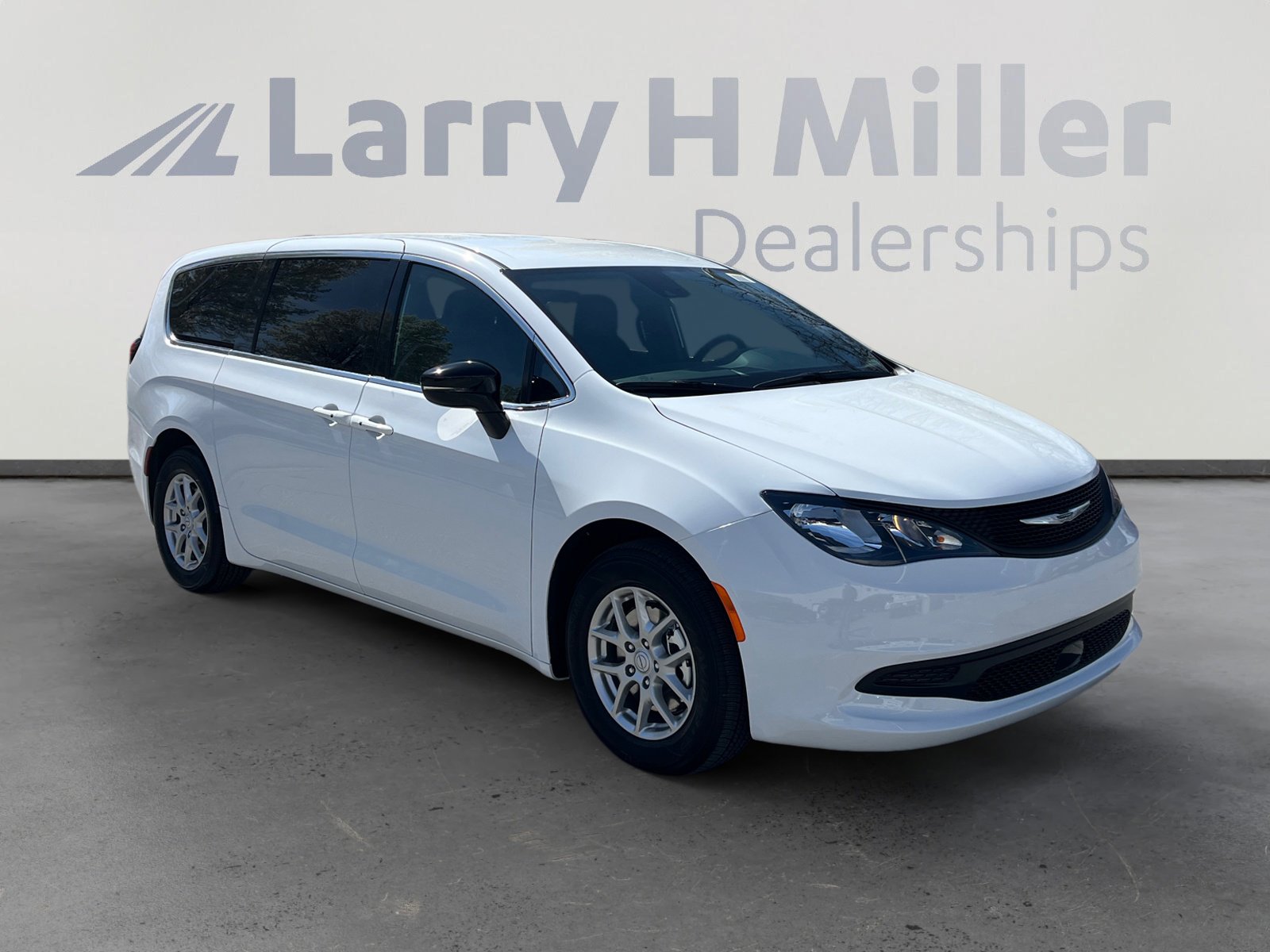 New 2026 Chrysler Voyager LX image 7