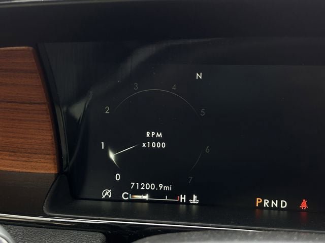 Used 2018 Lincoln Navigator Premiere image 16