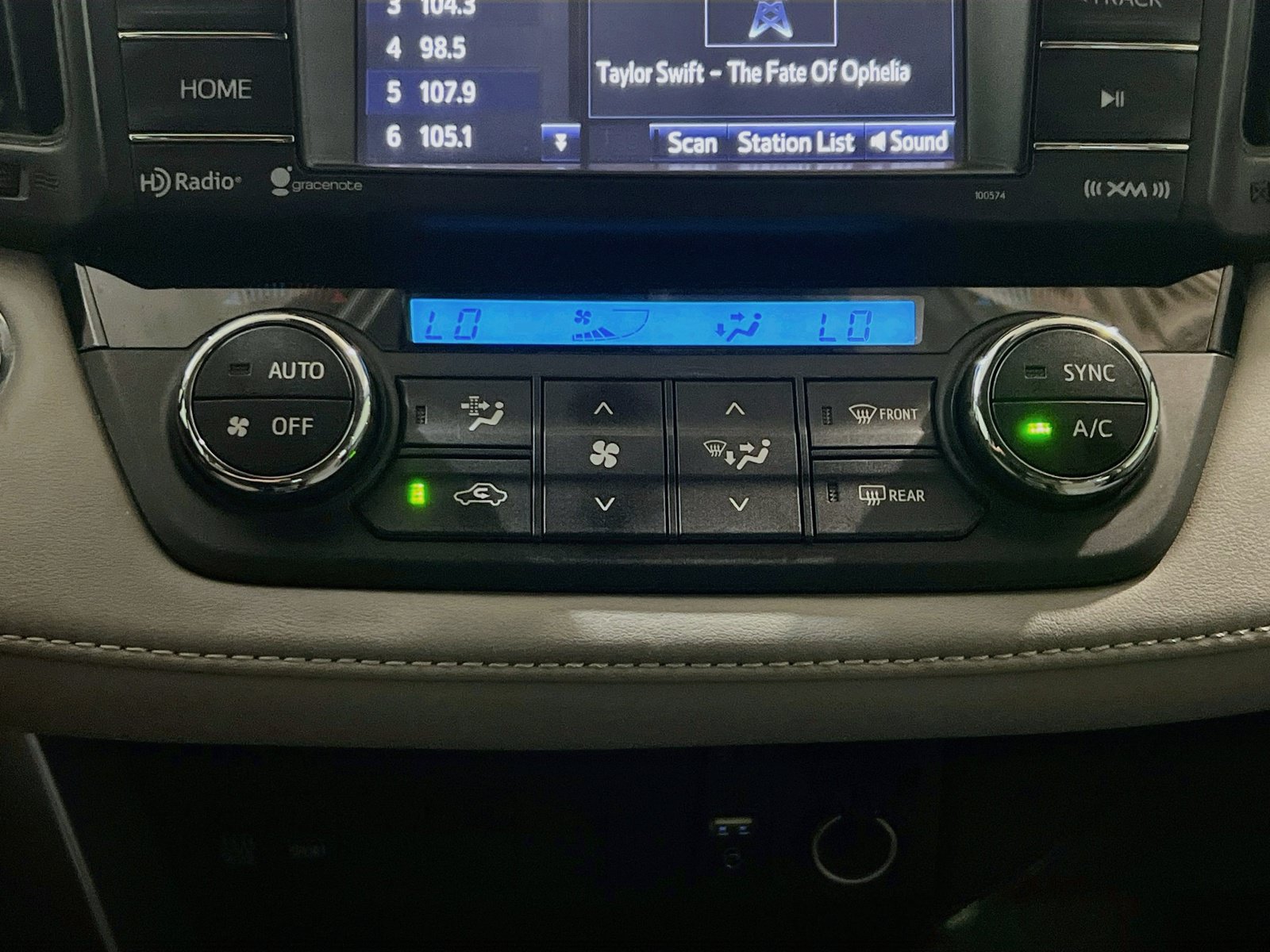 Used 2018 Toyota RAV4 XLE AWD/4WD image 11