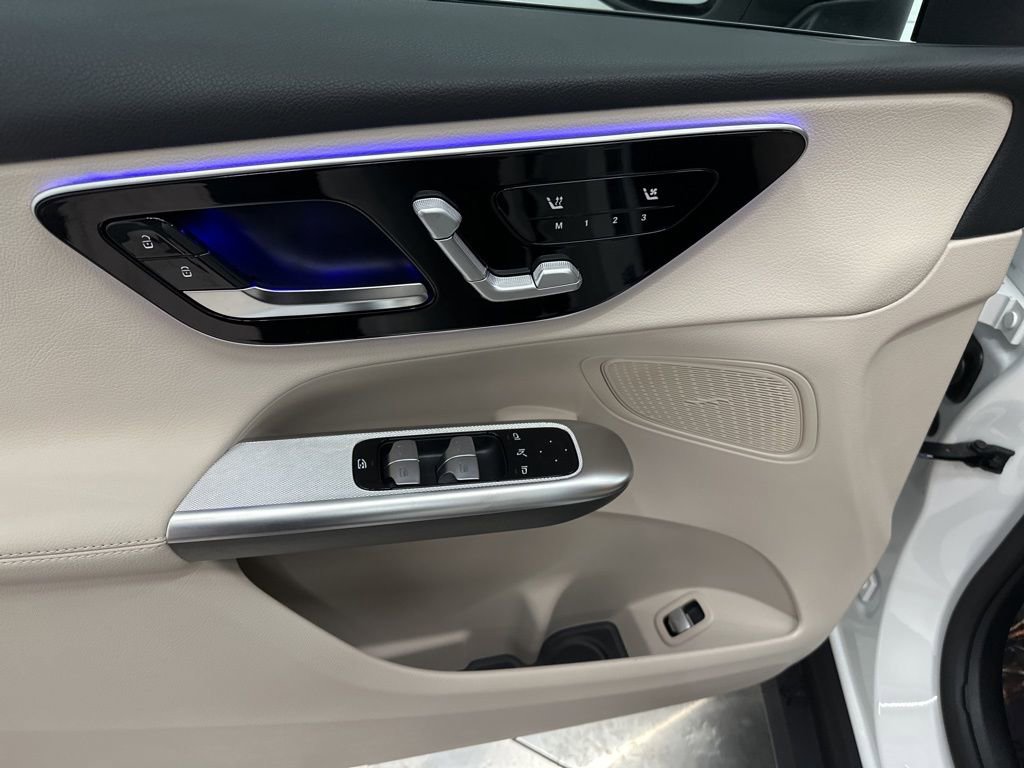 New 2026 Mercedes-Benz GLC 300 image 11