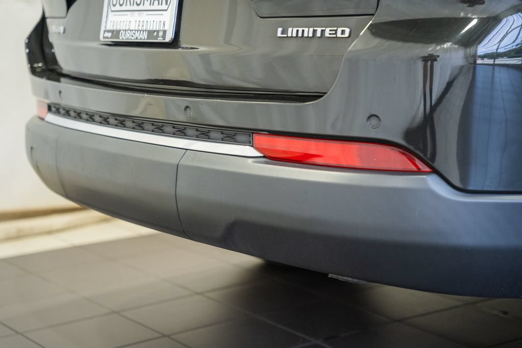 Certified 2023 Jeep Grand Cherokee L Limited AWD/4WD image 9