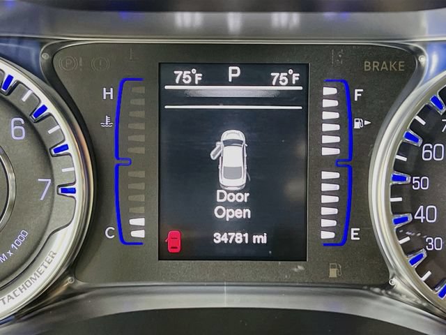 Used 2016 Chrysler 200 Limited FWD image 13