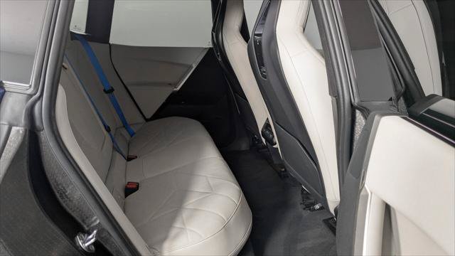 Used 2024 BMW iX xDrive50 w/ Luxury Package AWD/4WD image 19