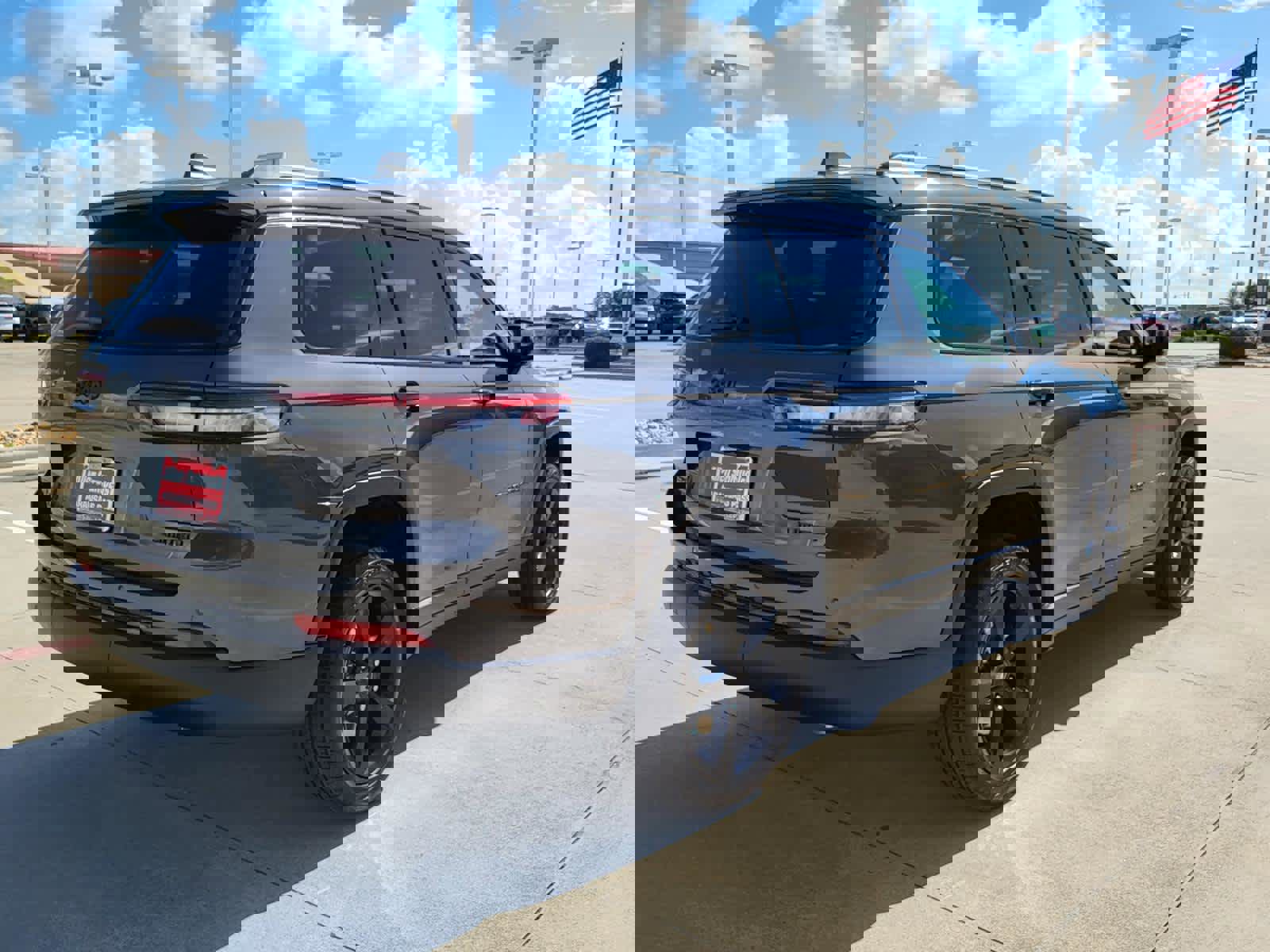 New 2025 Jeep Grand Cherokee L Limited w/ Black Appearance Package image 5