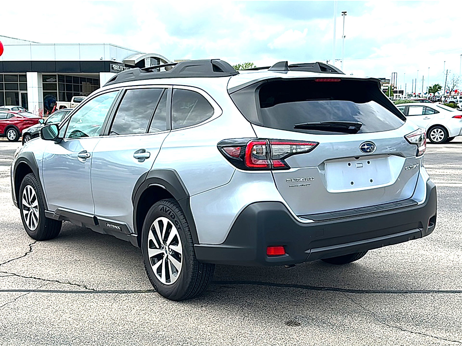 Used 2025 Subaru Outback Premium image 6