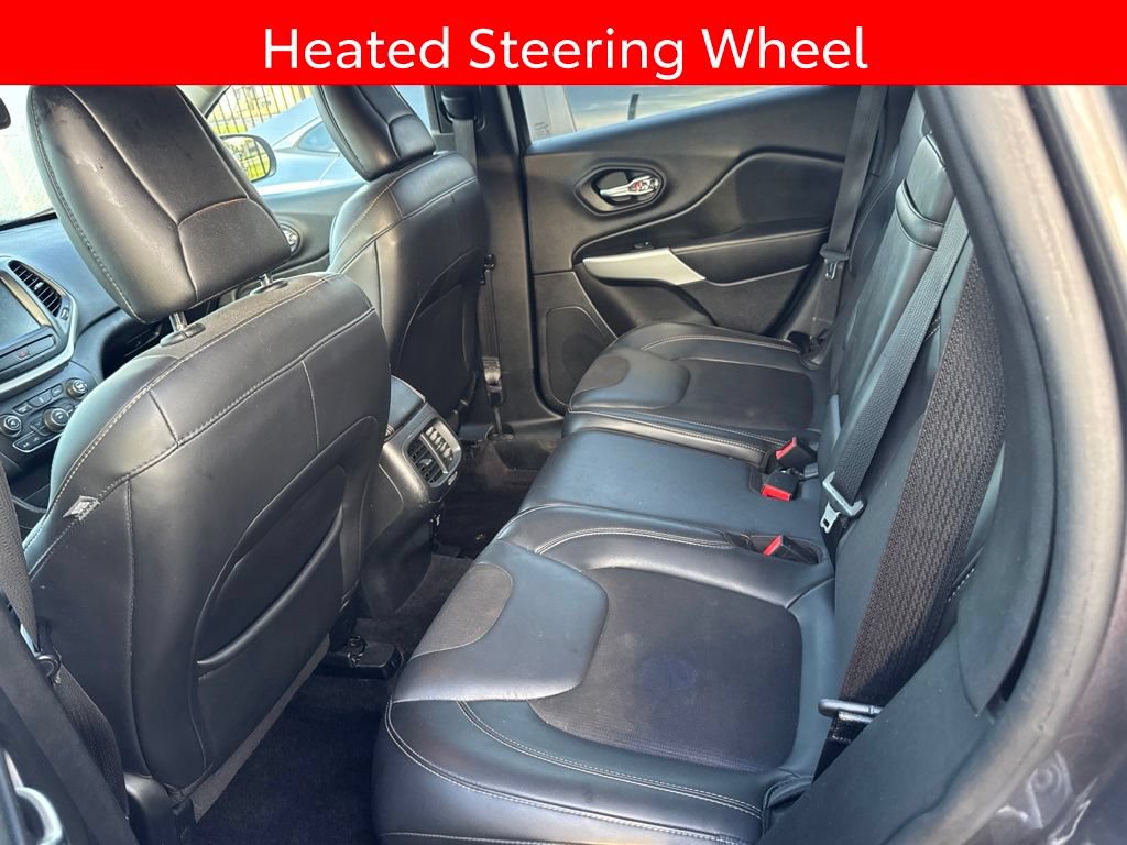 Used 2018 Jeep Cherokee Latitude Plus w/ Cold Weather Group AWD/4WD image 10