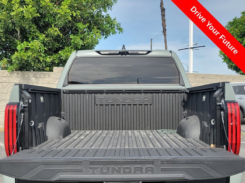 Used 2025 Toyota Tundra Limited AWD/4WD image 27