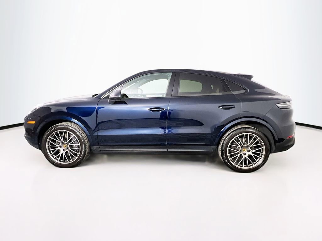 Certified 2023 Porsche Cayenne Platinum Edition image 2