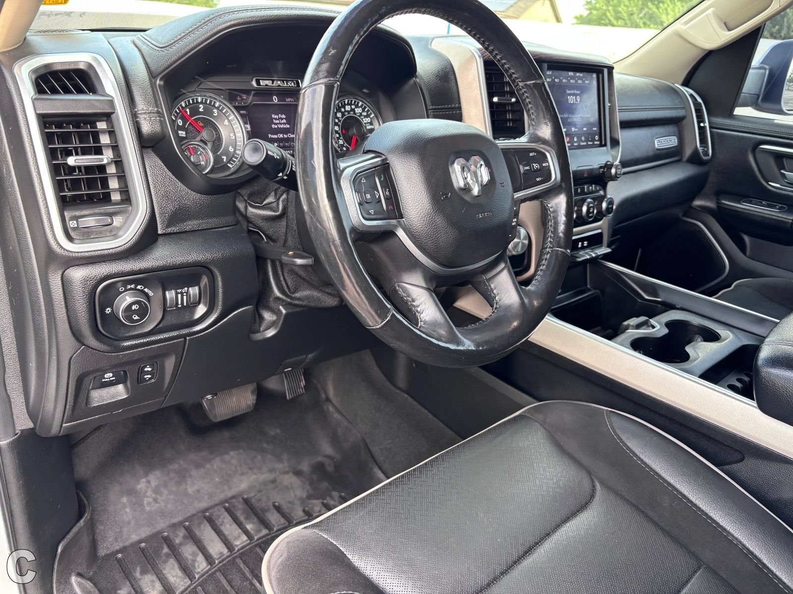 Used 2020 RAM 1500 Laramie RWD image 15