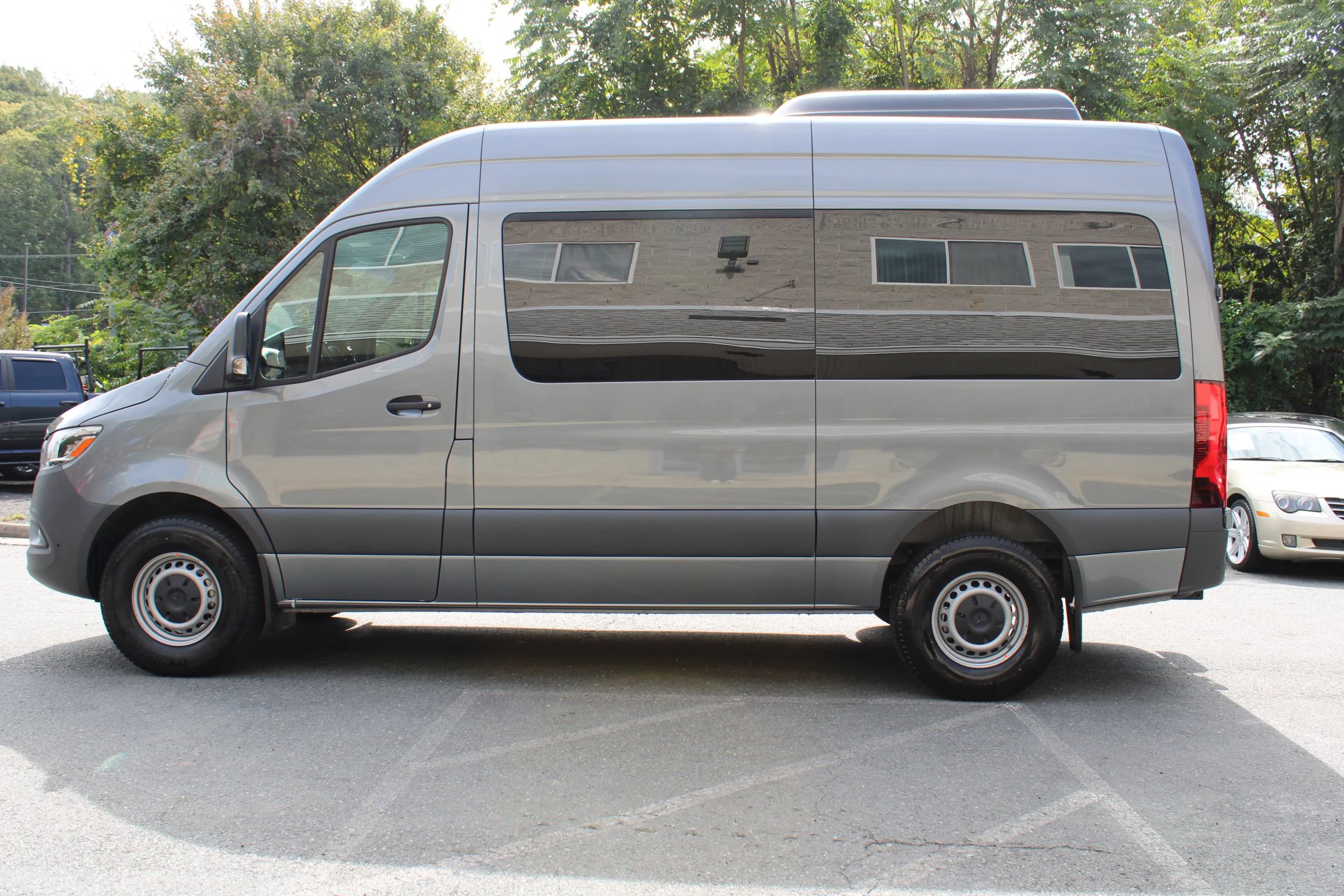 Used 2024 Mercedes-Benz Sprinter 2500 image 29