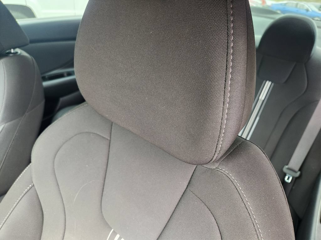 Used 2025 Hyundai Elantra Sport FWD image 10