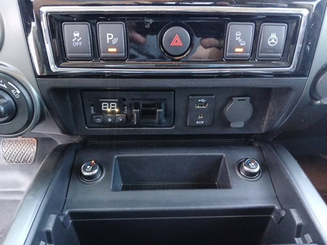 Used 2017 Nissan Titan Platinum Reserve AWD/4WD image 37