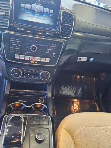 Used 2018 Mercedes-Benz GLS 450 4MATIC w/ Premium Package image 9