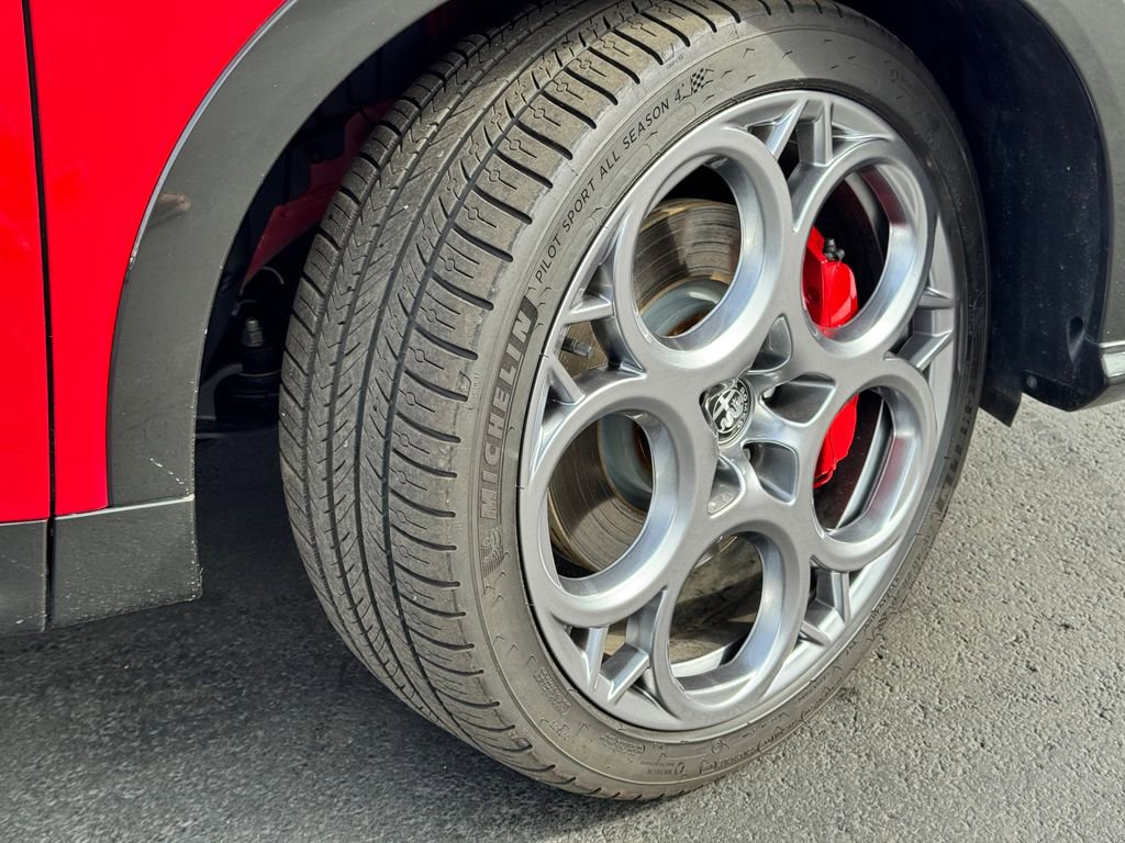 Used 2024 Alfa Romeo Tonale Veloce AWD/4WD image 9