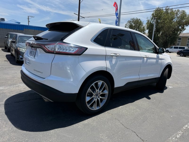 Used 2018 Ford Edge Titanium w/ Equipment Group 301A FWD image 10
