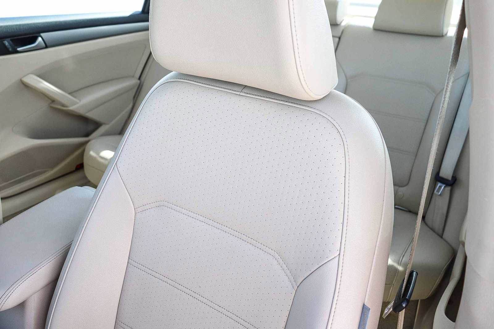 Used 2015 Volkswagen Passat 1.8T Limited Edition image 33