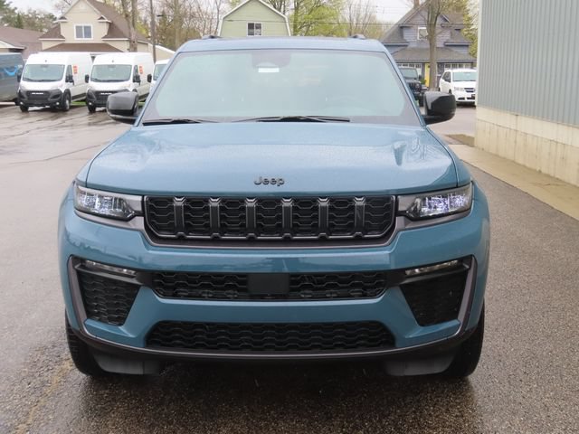 New 2026 Jeep Grand Cherokee L Limited w/ Limited Altitude Package AWD/4WD image 12