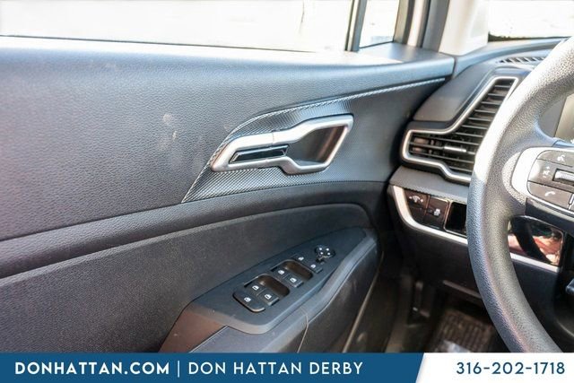 Used 2024 Kia Sportage LX image 15