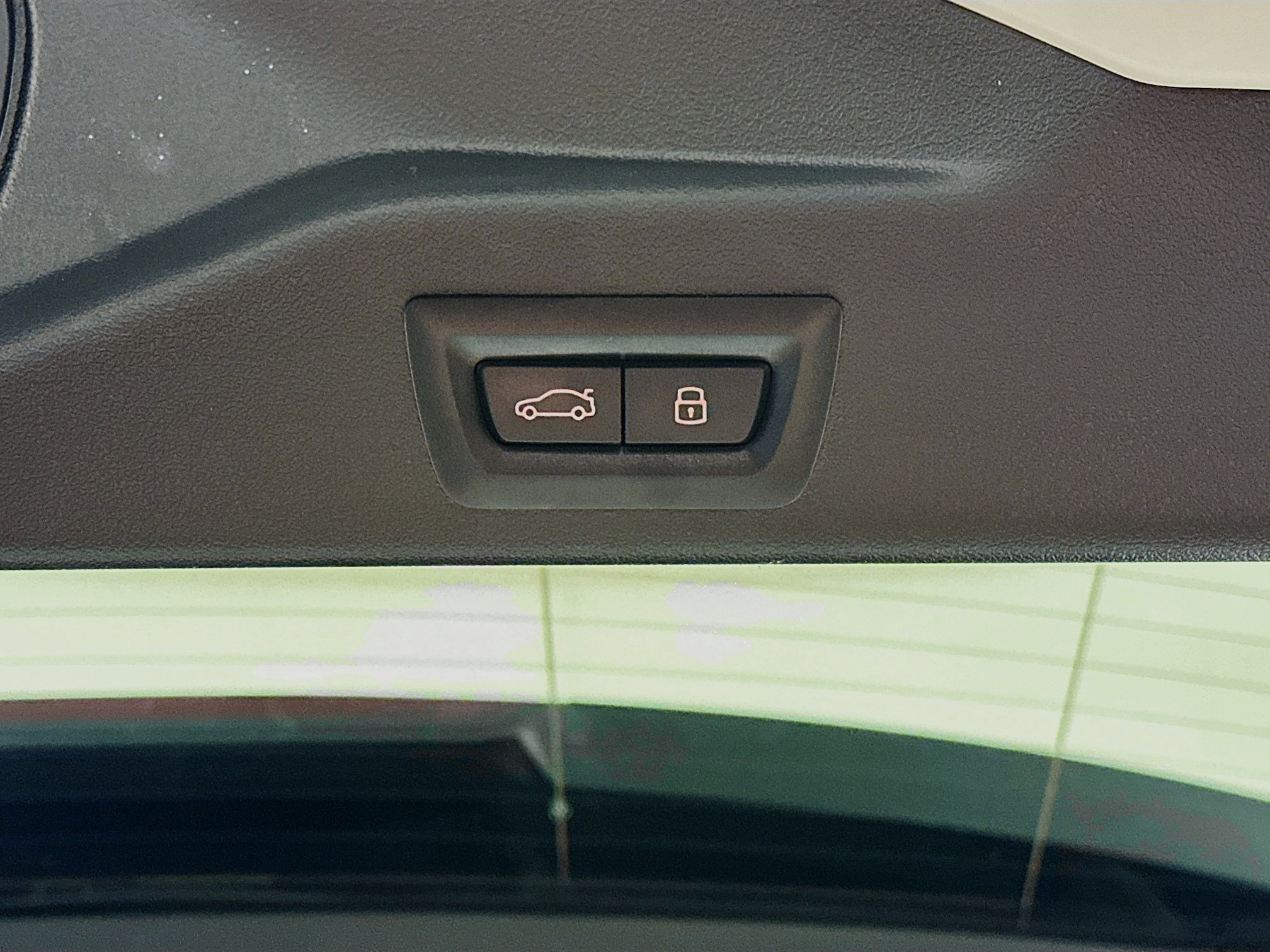 Used 2025 BMW X5 xDrive50e image 31