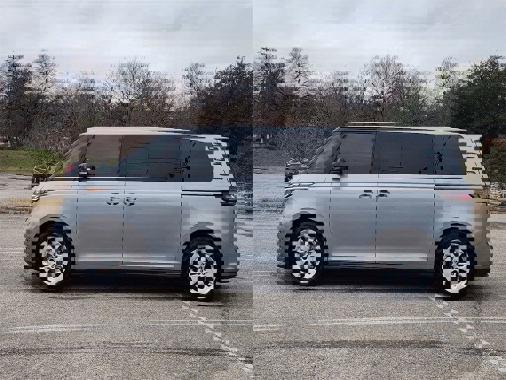 New 2025 Volkswagen ID. Buzz Pro S image 4