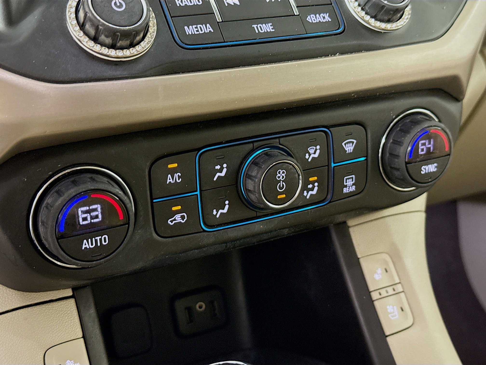 Used 2018 GMC Acadia Denali w/ Technology Package image 19