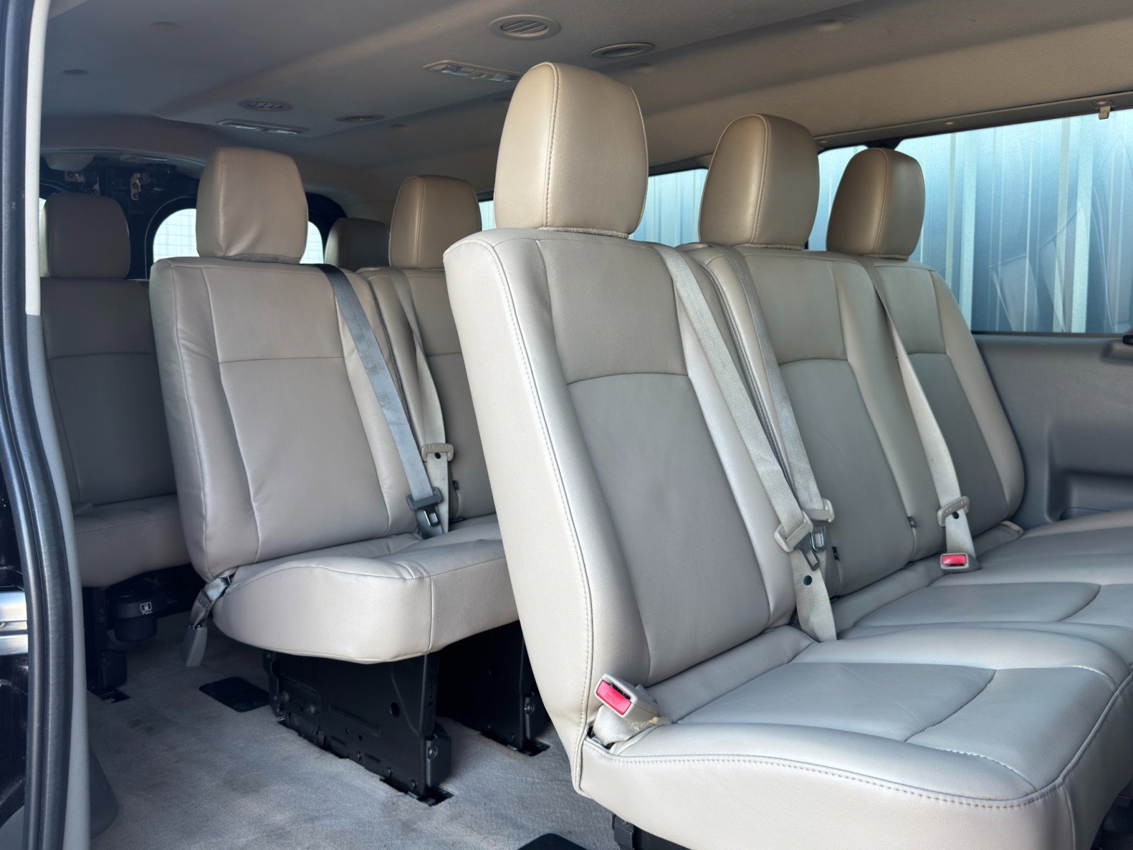 Used 2018 Nissan NV 3500 SL image 33