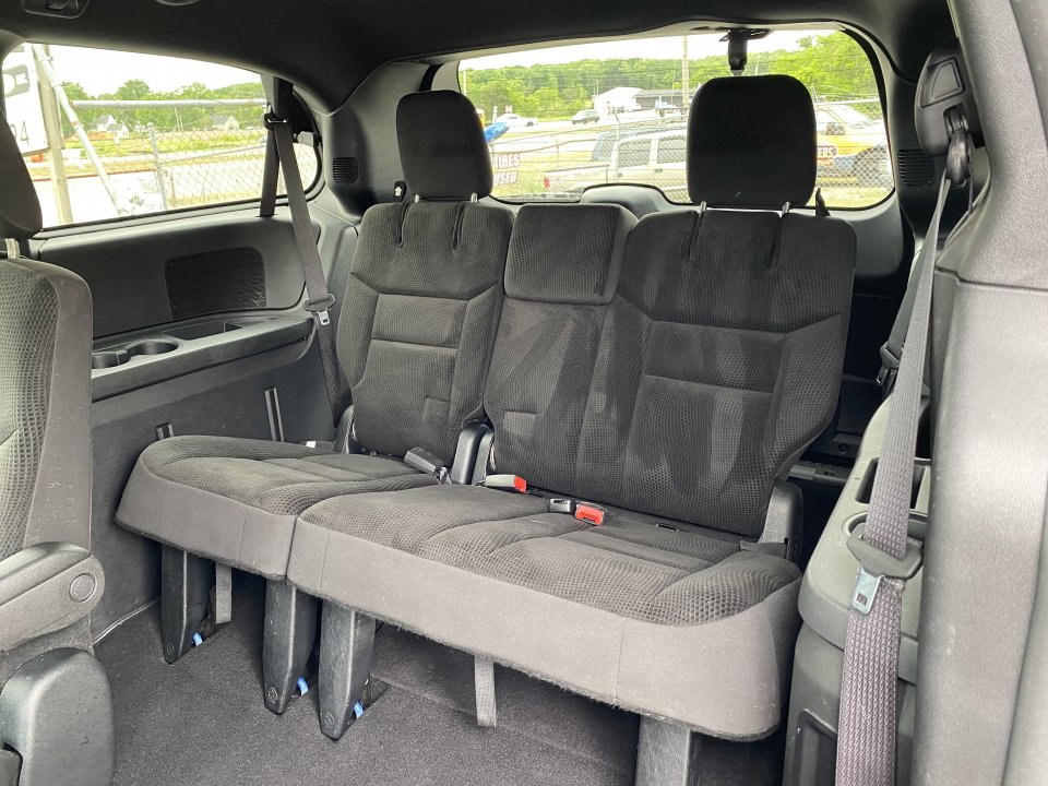 Used 2020 Dodge Grand Caravan SE FWD image 17
