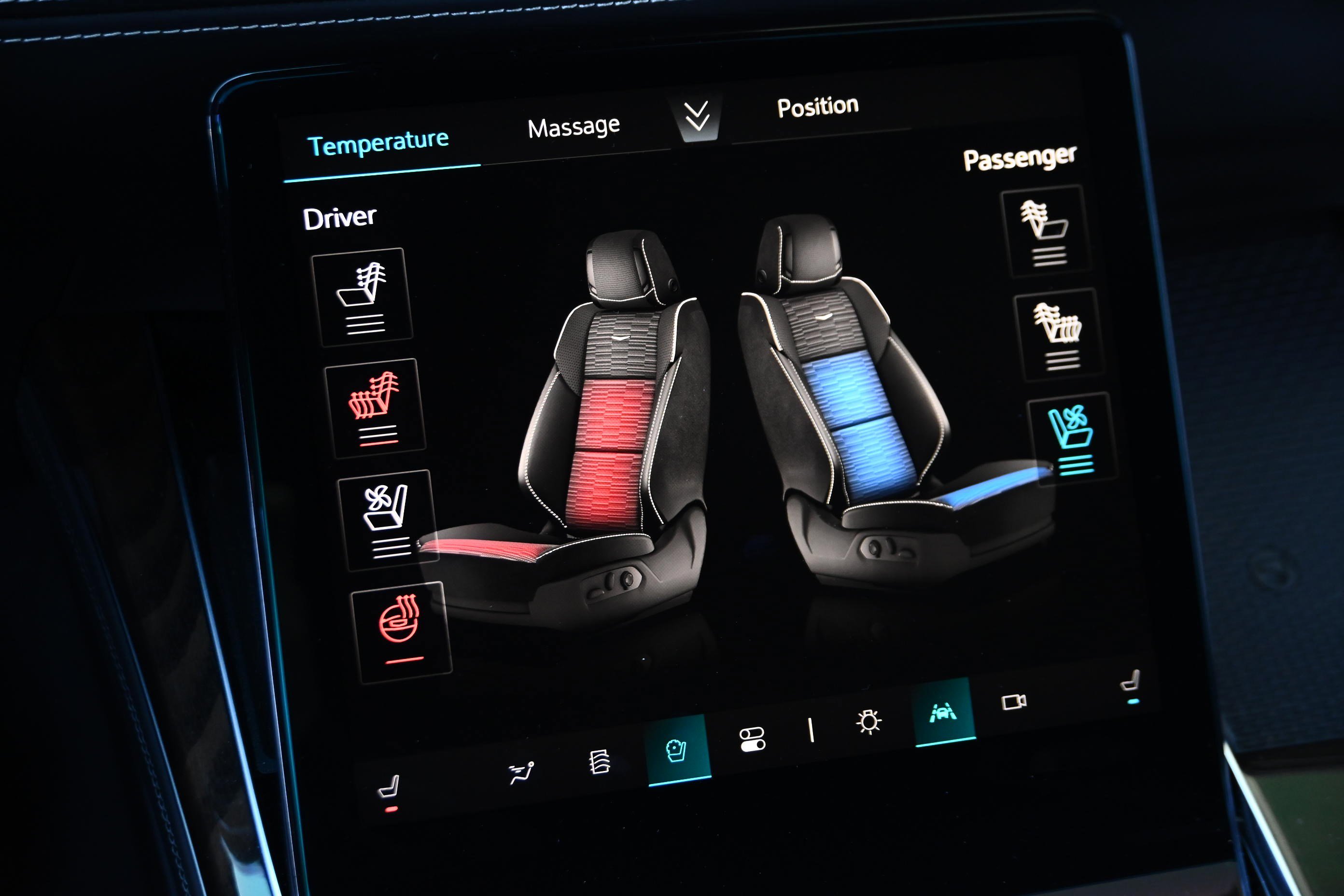 Used 2025 Cadillac Escalade Sport Platinum image 18