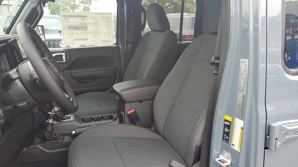 New 2026 Jeep Gladiator Sport image 17