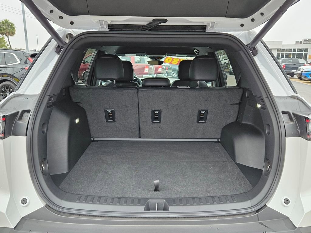 Used 2025 Chevrolet Equinox ACTIV w/ Safety and Technology Package image 12