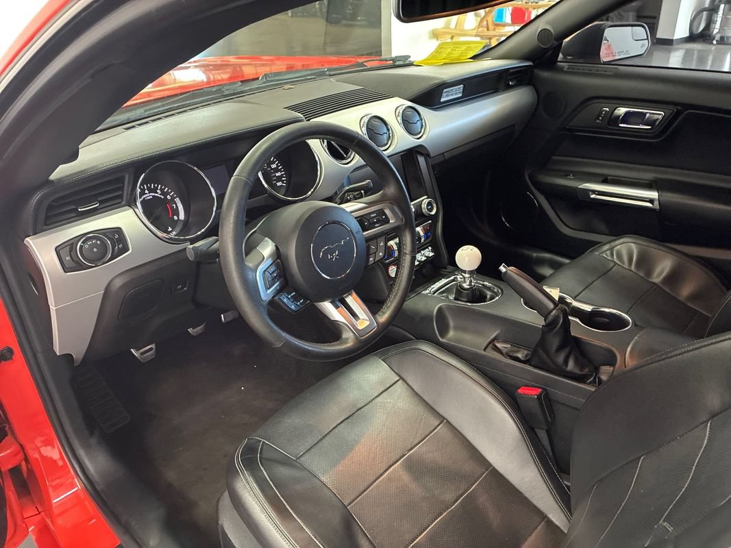 Used 2015 Ford Mustang GT RWD image 8