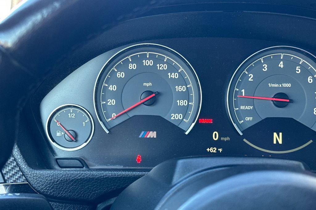 Used 2015 BMW M4 Convertible image 29