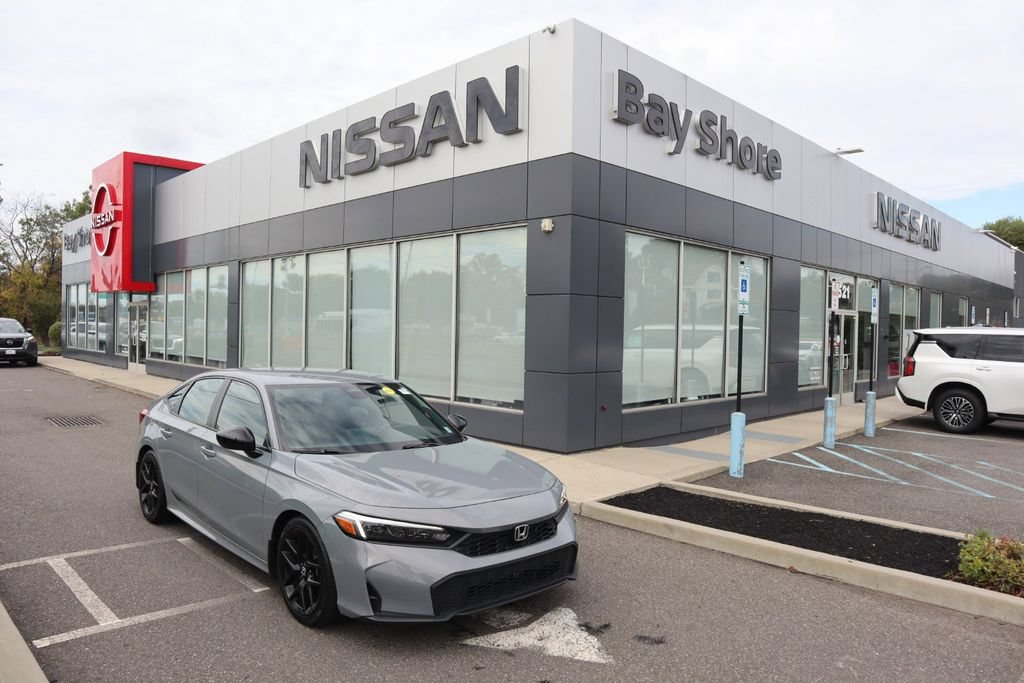 Used 2025 Honda Civic Sport image 1