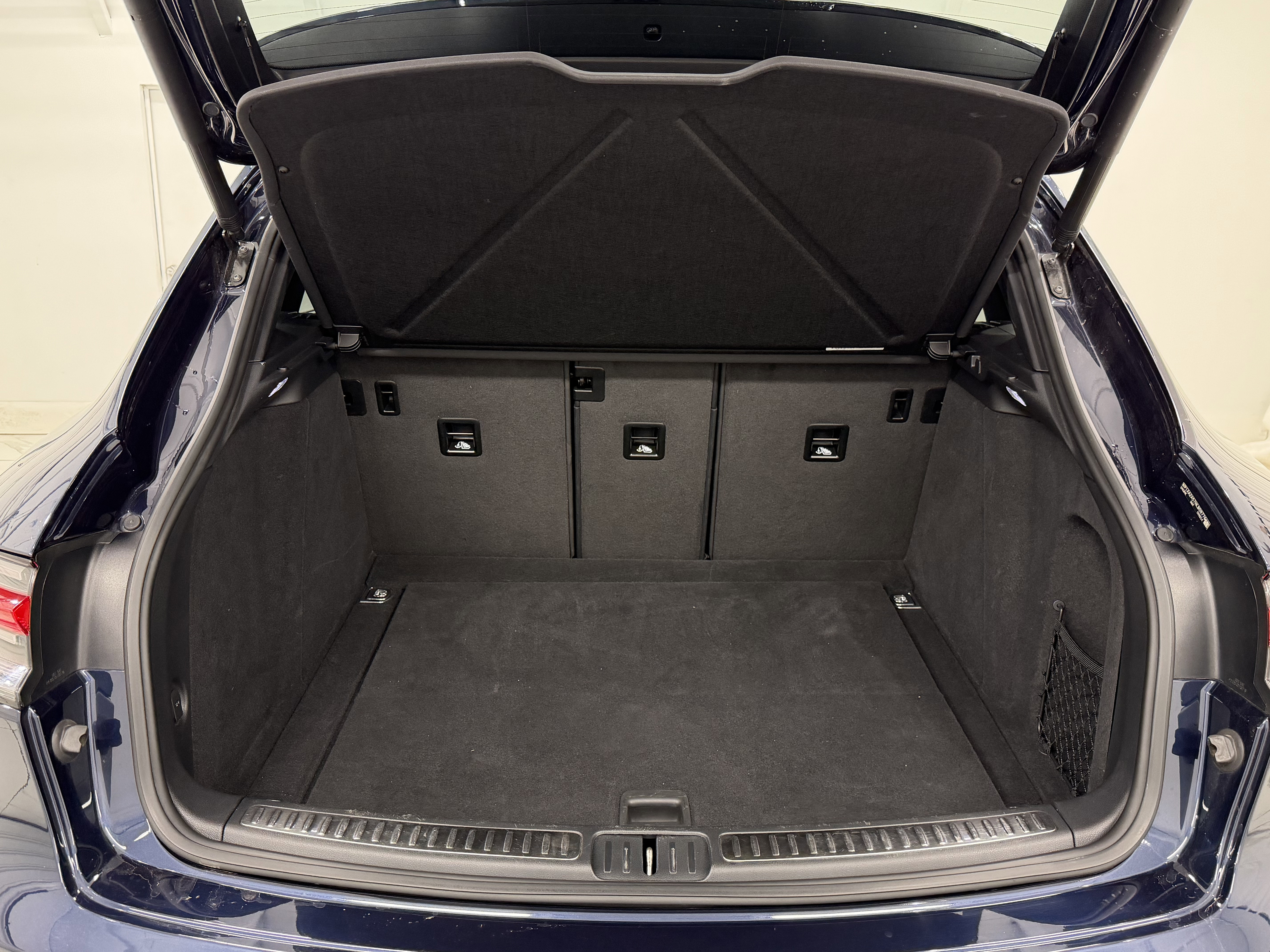 Certified 2022 Porsche Macan image 58