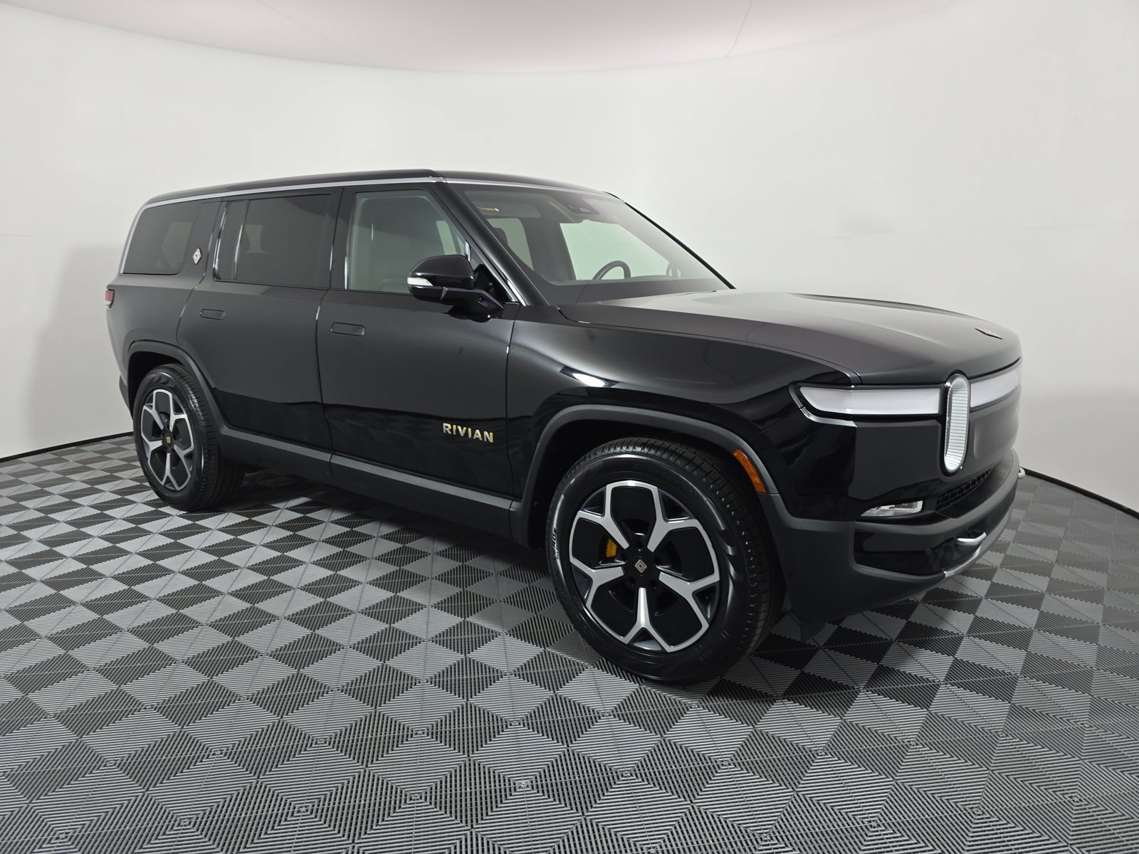 Used 2023 Rivian R1S Adventure Quad AWD/4WD image 7