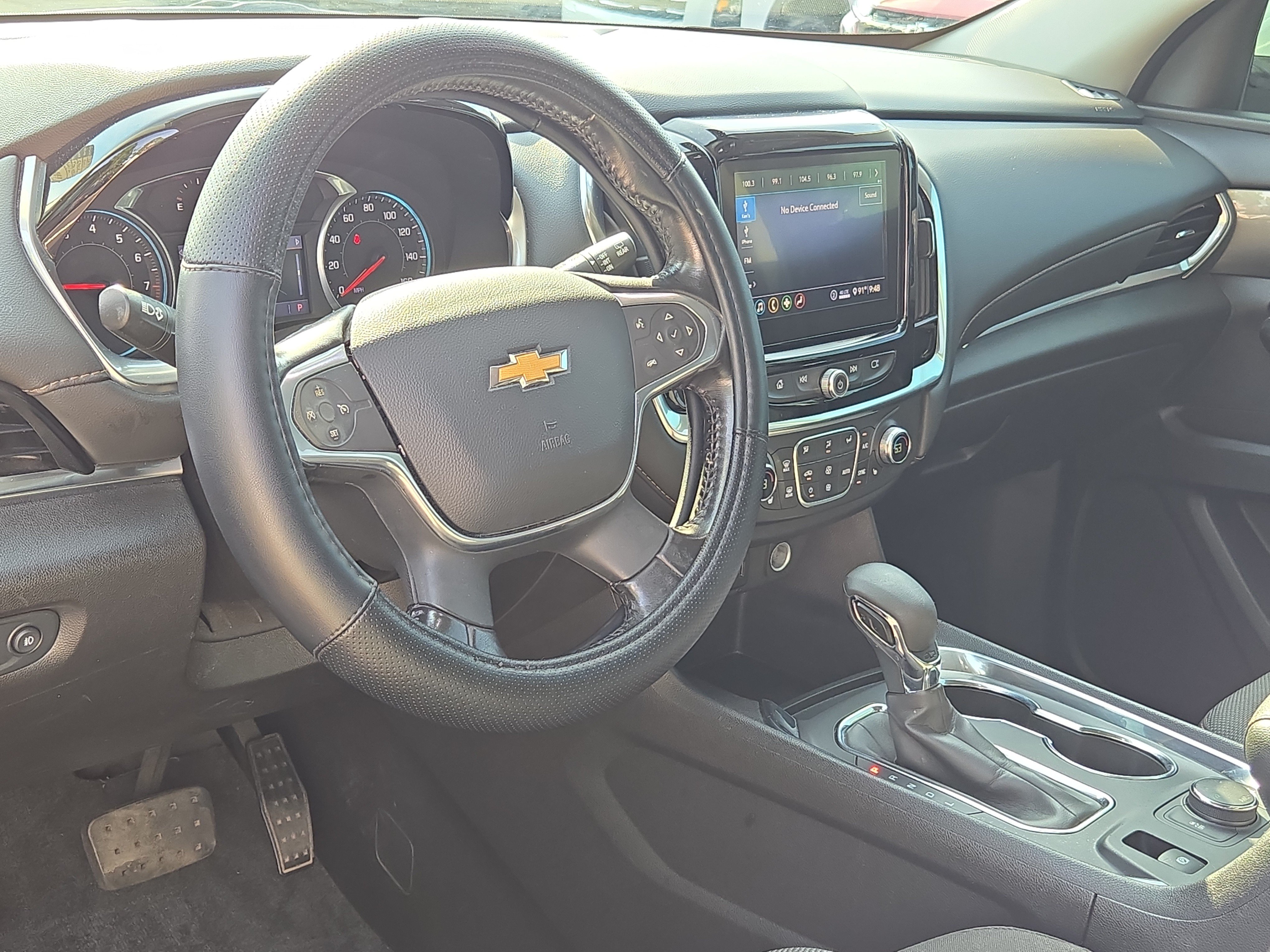 Used 2021 Chevrolet Traverse LT AWD/4WD image 17