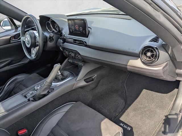 Used 2022 MAZDA MX-5 Miata Club RWD image 17