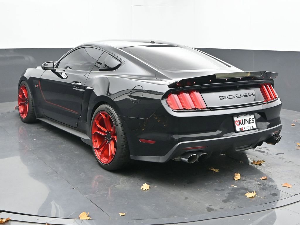 Used 2017 Ford Mustang GT Premium w/ GT Performance Package image 9