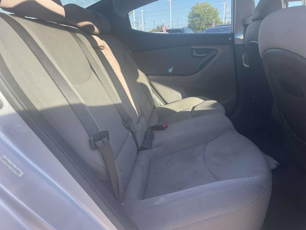 Used 2013 Hyundai Elantra GLS FWD image 12