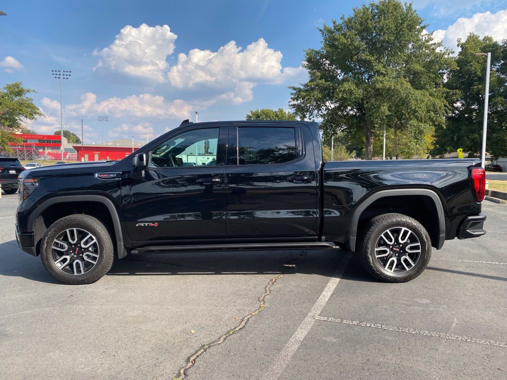 Used 2025 GMC Sierra 1500 AT4 w/ Technology Package AWD/4WD image 4