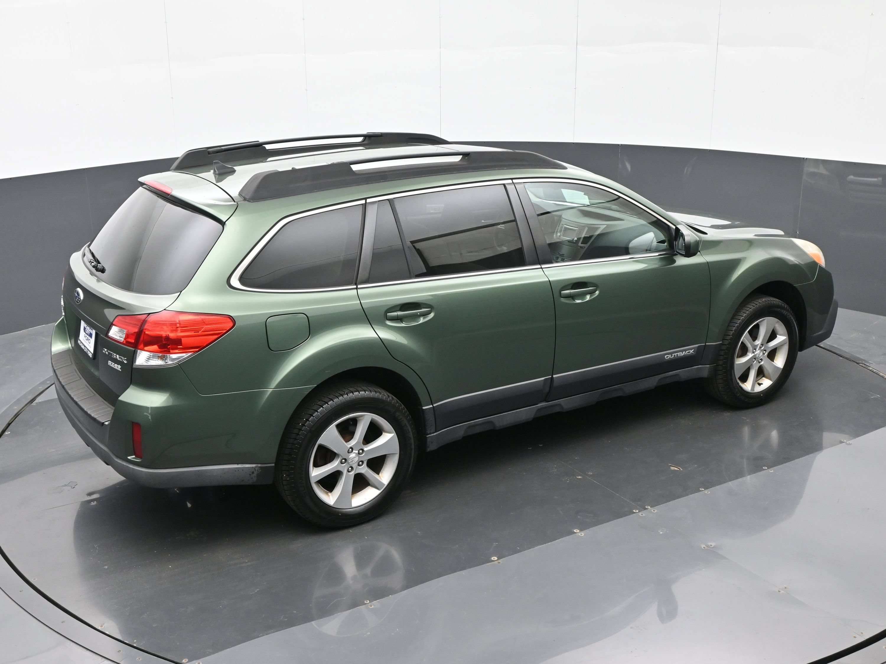 Used 2013 Subaru Outback 2.5i Limited w/ Moonroof Pkg AWD/4WD image 29