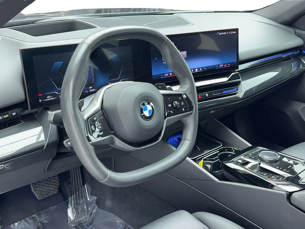 Used 2024 BMW 530i image 14