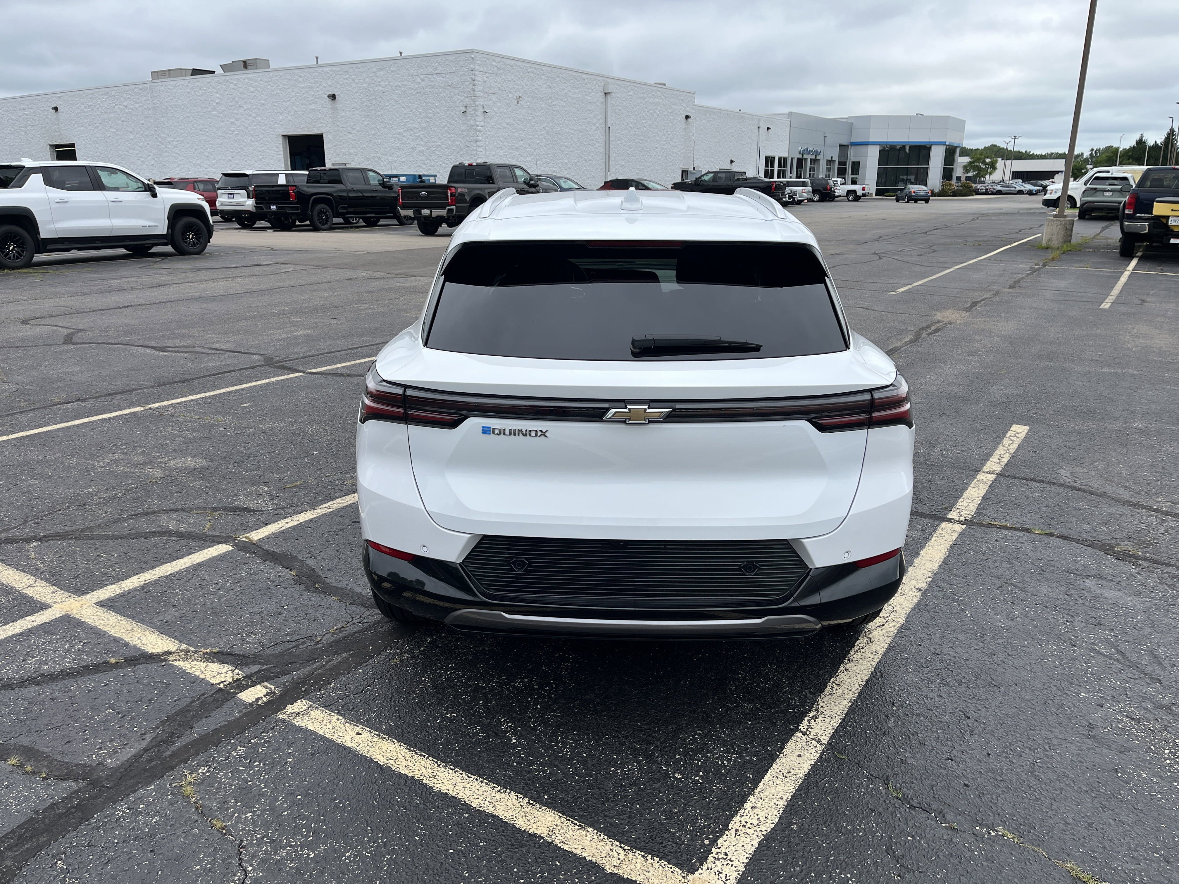 Used 2025 Chevrolet Equinox EV LT w/ Convenience Package image 5