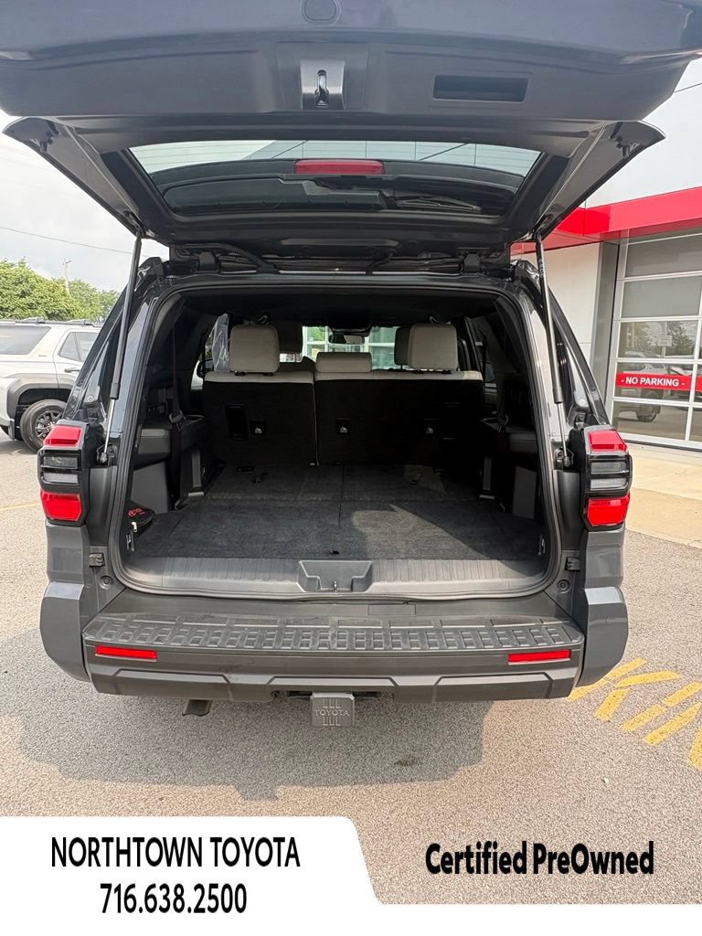 Used 2025 Toyota 4Runner SR5 AWD/4WD image 9